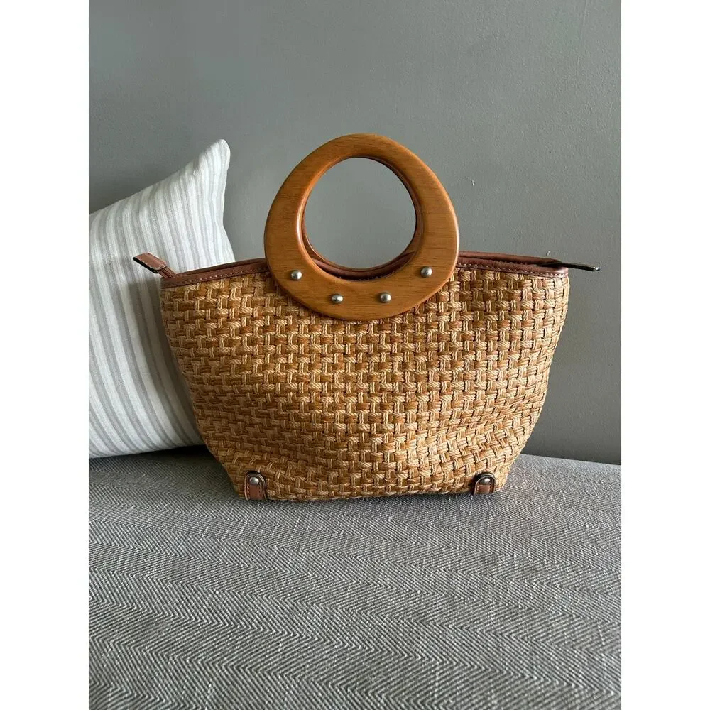 Fossil Vintage style Woven Straw Bag, Boho-Chic Wooden Handles, Resort Style” - Picture 5 of 11